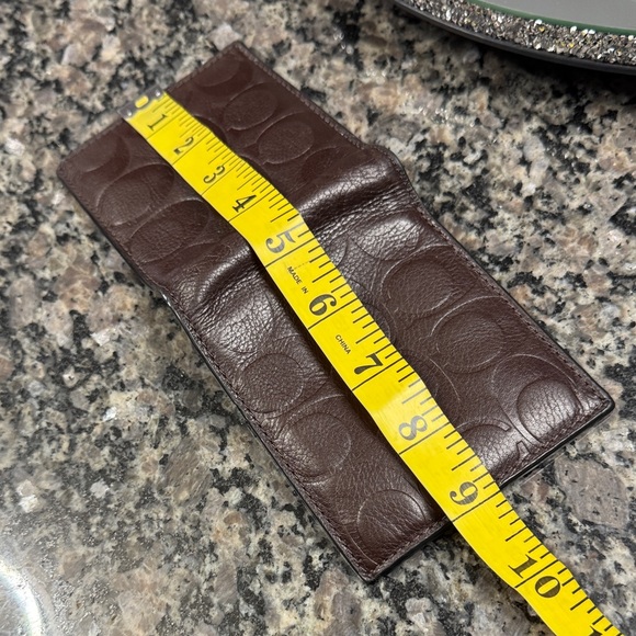 Coach men’s wallet Rich Brown Embossed Leather Card Holder EUC - Picture 11 of 11